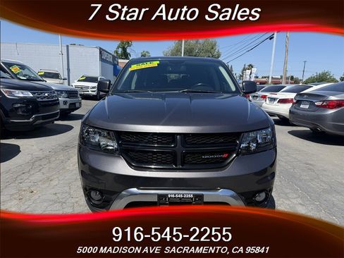 Used 2018 Dodge Journey Crossroad w/ Driver Convenience Group image 2