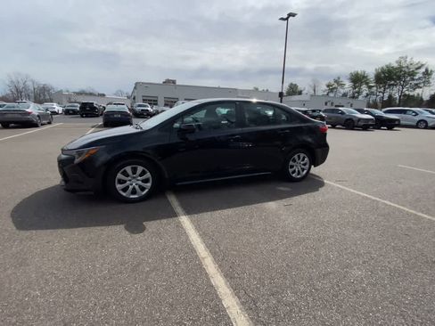 Used 2025 Toyota Corolla LE image 10