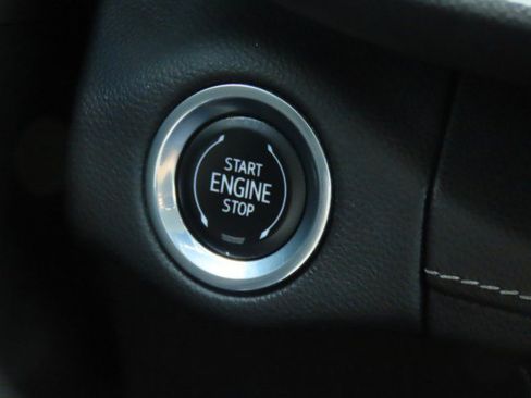 Used 2023 Buick Envision Essence image 28