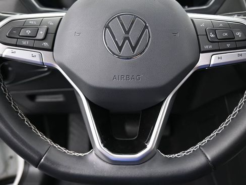 Used 2023 Volkswagen Tiguan SE image 30