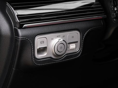 Used 2024 Mercedes-Benz GLS 450 4MATIC image 28