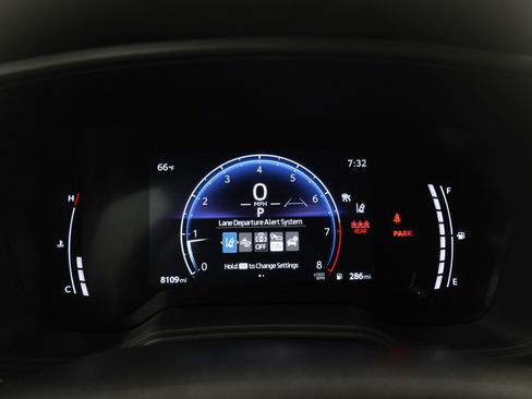 Used 2026 Toyota Corolla Cross L image 25