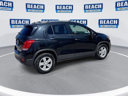 Used 2019 Chevrolet Trax LT w/ LT Convenience Package FWD image 8