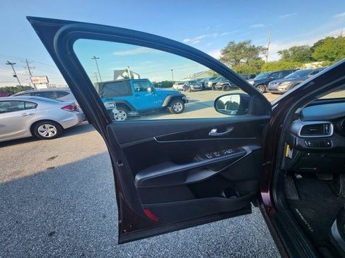 Used 2018 Kia Sorento AWD image 9