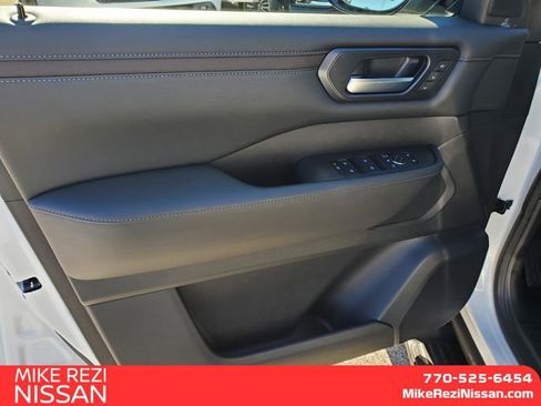 New 2026 Nissan Armada SL w/ Captain's Chari Seat Package image 11