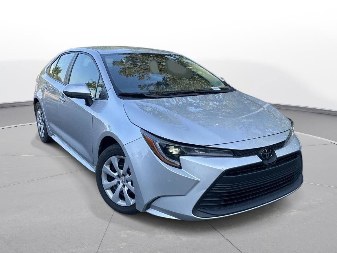 Used 2024 Toyota Corolla LE FWD image 4