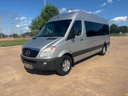 Used 2007 Dodge Sprinter 2500 w/ Cooling Group RWD image 3