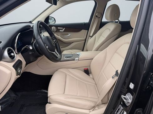 Used 2021 Mercedes-Benz GLC 300 4MATIC image 9