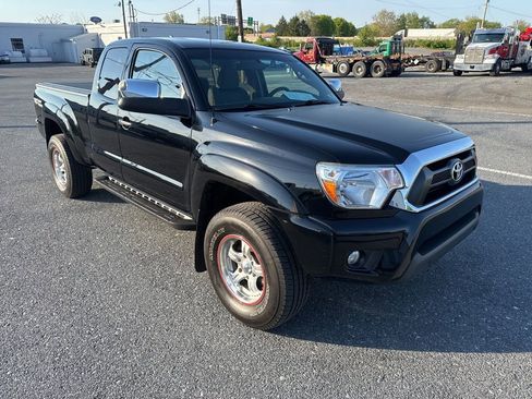 Used 2015 Toyota Tacoma 4x4 Access Cab V6 w/ TRD Off-Road Package image 6