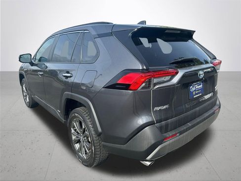 Used 2022 Toyota RAV4 Limited image 9