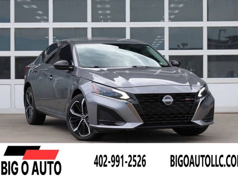 Used 2023 Nissan Altima 2.5 SR w/ SR Premium Package AWD/4WD image 1