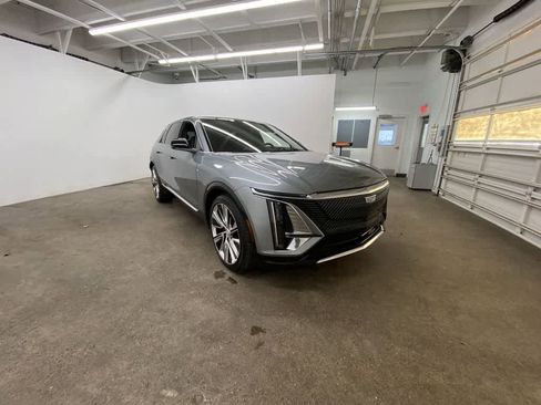 Certified 2024 Cadillac Lyriq Luxury w/ LPO, Floor Liner Package image 8