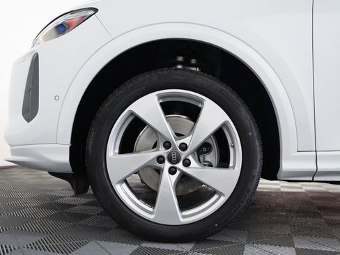 Certified 2025 Audi Q5 Premium Plus w/ Premium Plus image 4