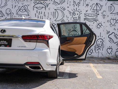 Used 2024 Lexus LS 500 image 34