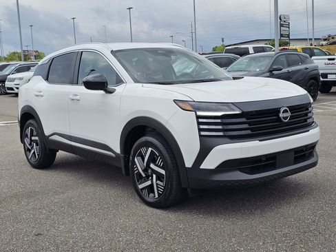 Used 2026 Nissan Kicks SV FWD image 5