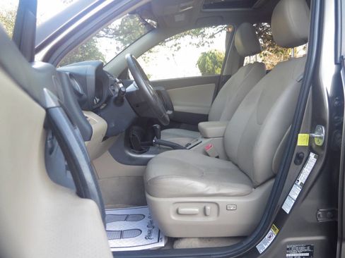 Used 2011 Toyota RAV4 Limited image 12