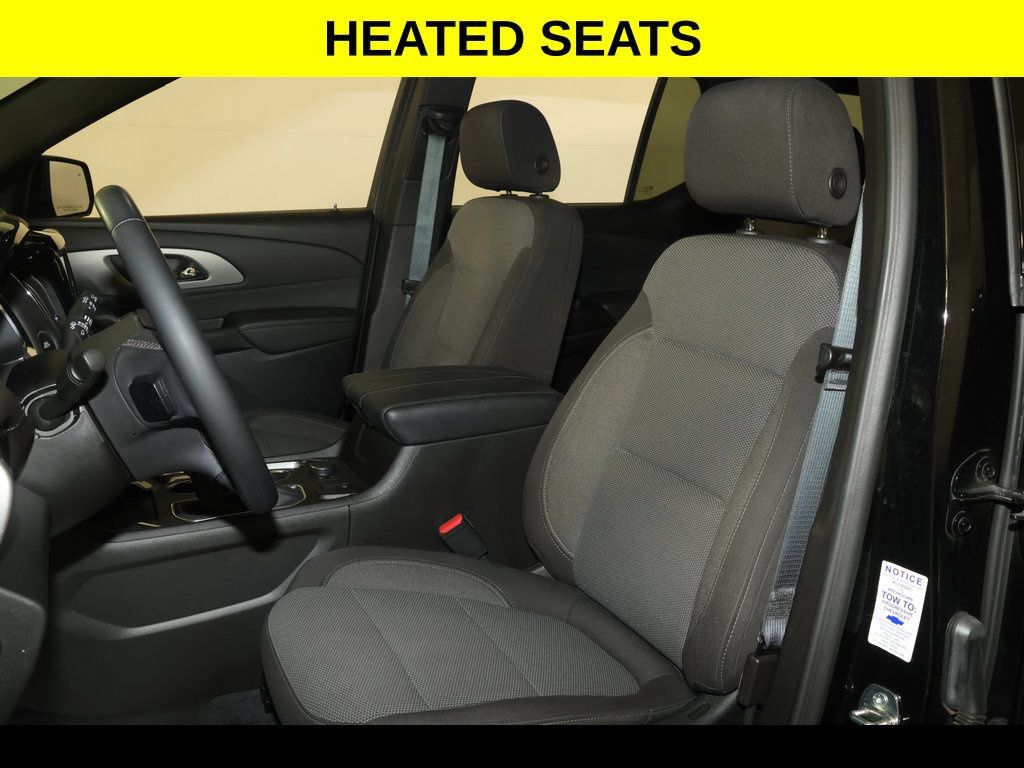 Used 2023 Chevrolet Traverse LT FWD image 3