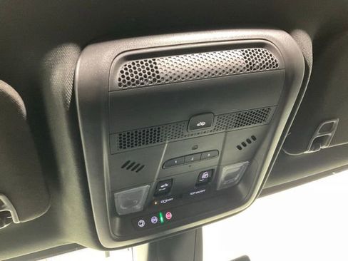 Used 2024 Cadillac XT5 Sportv w/ Technology Package image 16