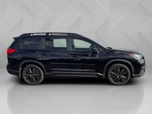 Used 2022 Subaru Ascent Onyx Edition image 4