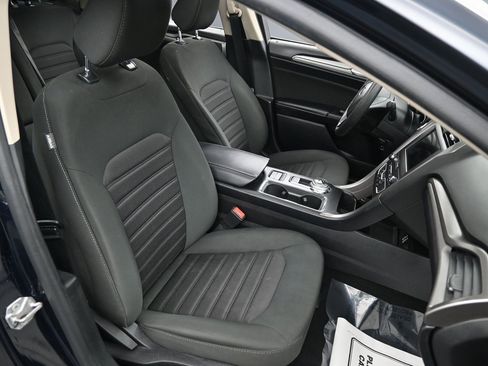 Used 2020 Ford Fusion SE image 38