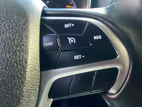 Certified 2018 Jeep Grand Cherokee Limited image 12