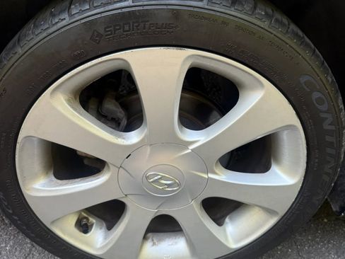 Used 2013 Hyundai Elantra Limited FWD image 27