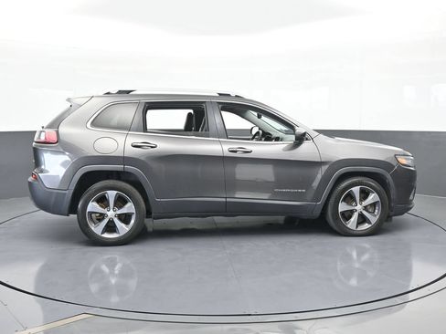 Used 2019 Jeep Cherokee Limited FWD image 7