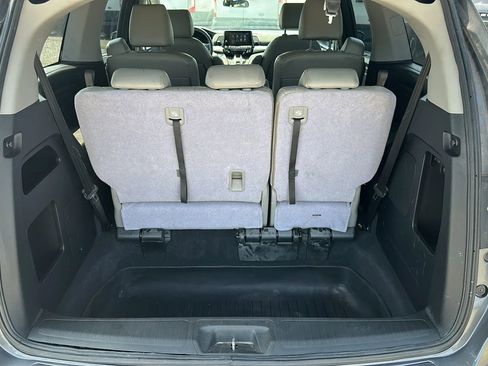 Used 2018 Honda Odyssey EX image 19