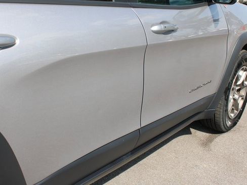 Used 2020 Jeep Cherokee Trailhawk w/ Cold Weather Group image 53