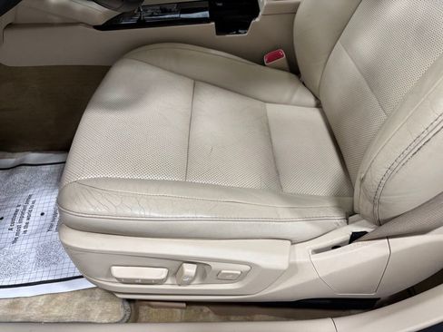 Used 2014 Lexus ES 350 w/ Luxury Package FWD image 13