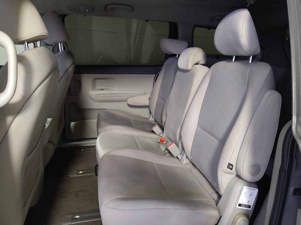 Used 2016 Kia Sedona LX w/ LX Convenience Package FWD image 18