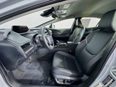 Used 2025 Toyota Prius XLE image 15
