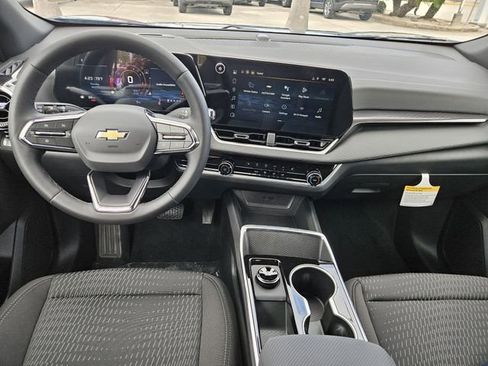 New 2026 Chevrolet Equinox LT w/ Safety and Technology Package FWD image 7