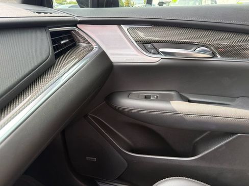 Used 2020 Cadillac XT5 Sportv AWD/4WD image 35