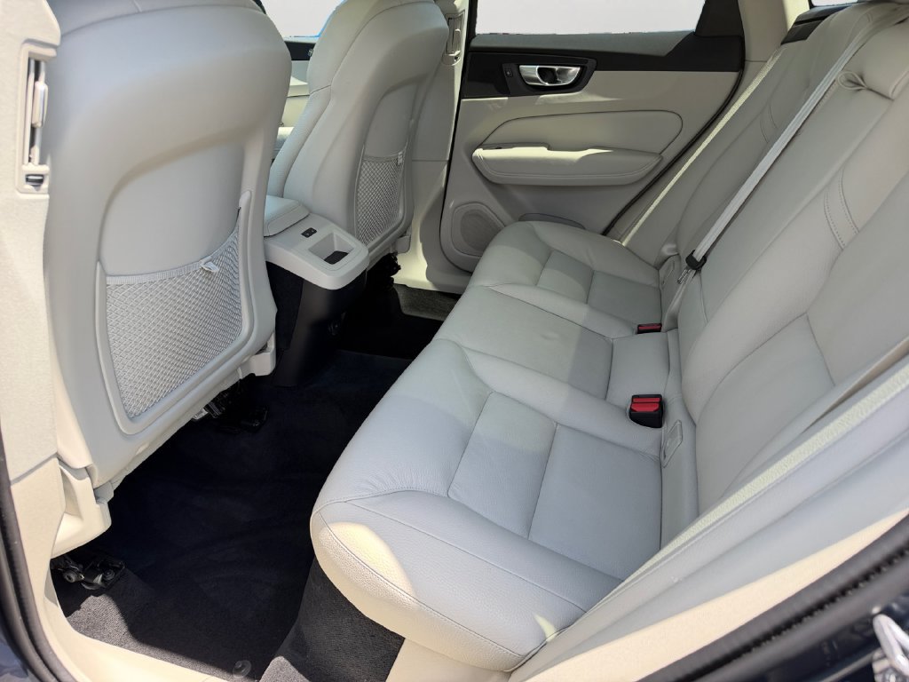 Certified 2024 Volvo XC60 B5 Plus w/ Climate Package AWD/4WD image 12