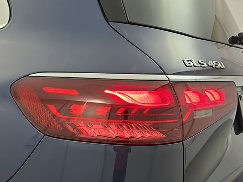 New 2026 Mercedes-Benz GLS 450 4MATIC image 36