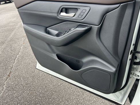 Certified 2023 Nissan Rogue SL w/ SL Premium Package FWD image 13