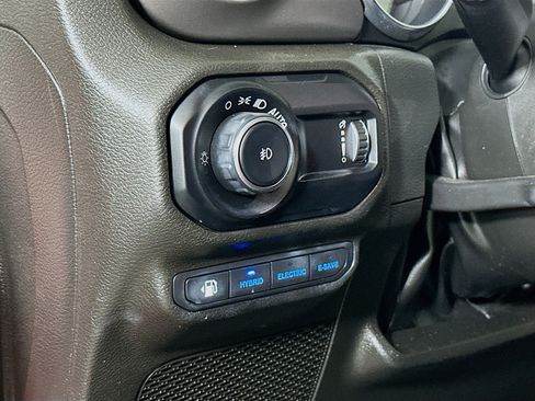 Used 2023 Jeep Wrangler Unlimited image 16