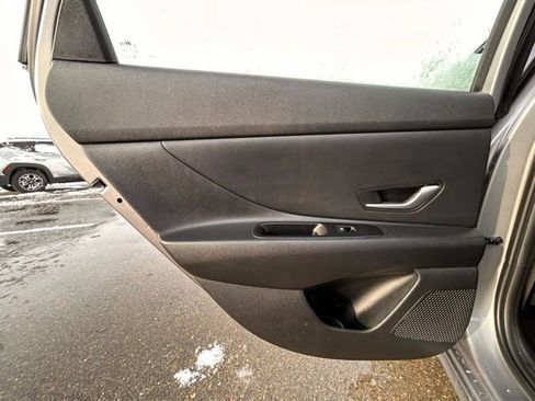 Used 2024 Hyundai Elantra SEL image 40