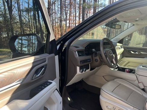 Used 2022 GMC Yukon XL Denali image 4