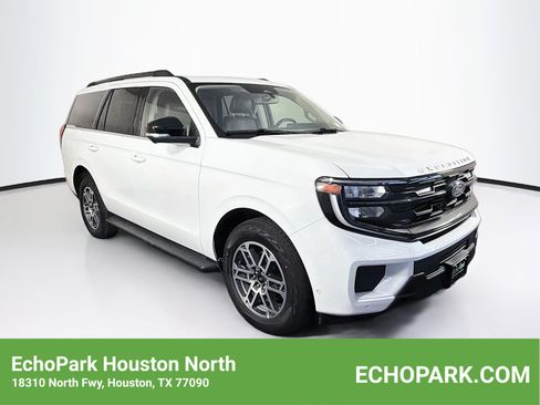 Used 2025 Ford Expedition Active AWD/4WD image 1