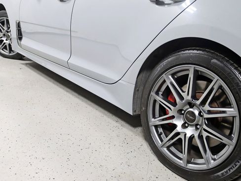 Used 2018 Kia Stinger GT2 image 12