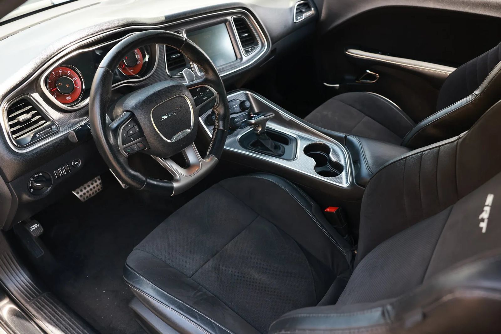 Used 2015 Dodge Challenger SRT Hellcat RWD image 16