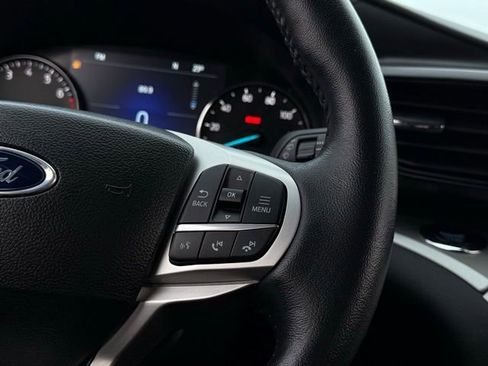 Certified 2023 Ford Explorer XLT image 9