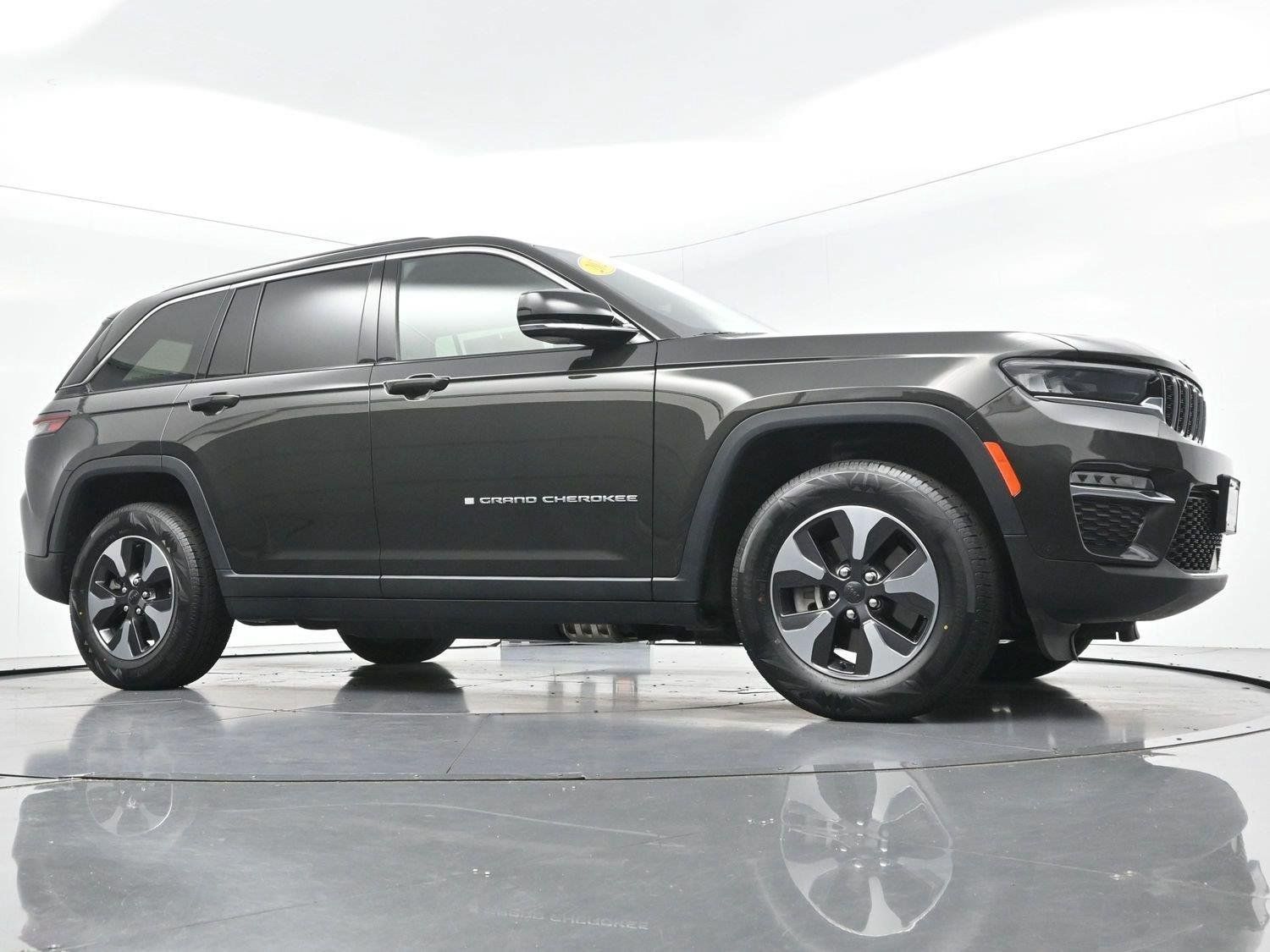Used 2024 Jeep Grand Cherokee Limited 4xe AWD/4WD image 48