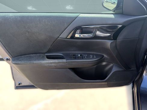 Used 2016 Honda Accord LX image 13