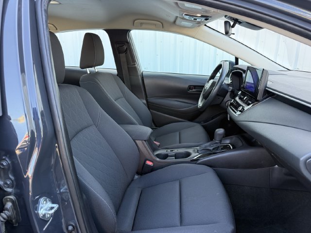 Used 2025 Toyota Corolla LE FWD image 28