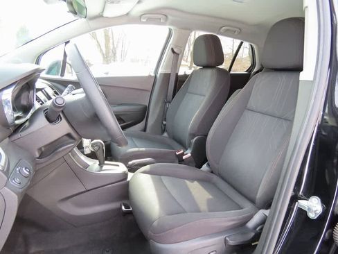 Used 2018 Chevrolet Trax LT image 13