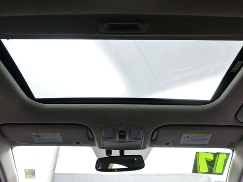 Used 2017 Hyundai Elantra Value Edition image 16