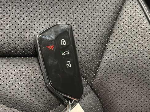 Used 2025 Volkswagen Atlas SE AWD/4WD image 38